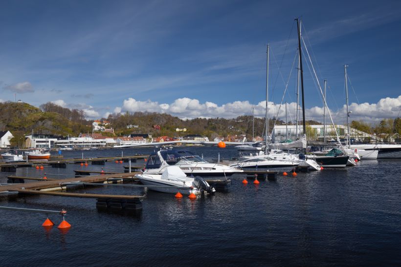 real estate agent Mandal