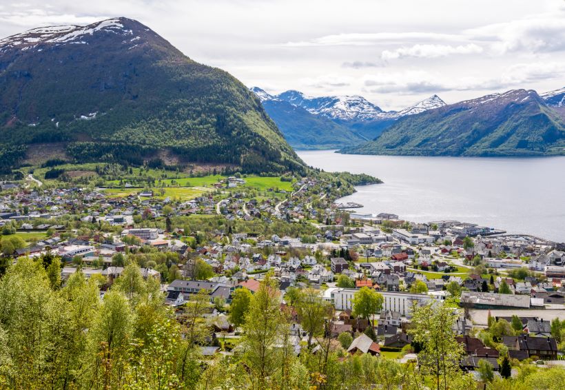 real estate agent Volda